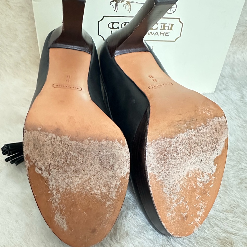 COACH Cary Tassel Booties in Black size 8B
Vintage like!!! - Picture 6 of 11